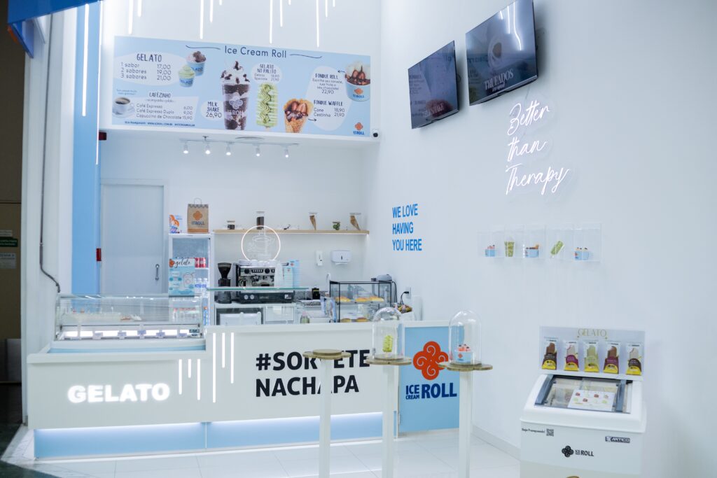 Franquia de sorvete tipo gelato italiano em formato quiosque – conheça a franquia Ice Cream Roll de alto potencial